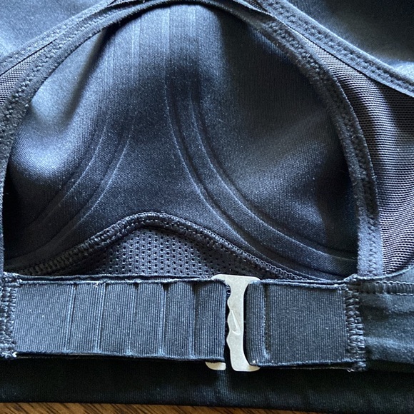 Nike Sports Bra - Picture 4 of 6